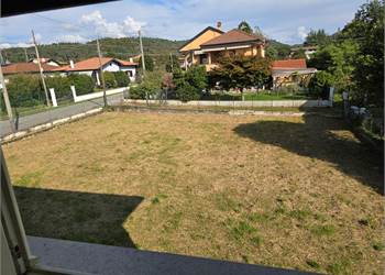 VILLA SINGOLE CON TERRENO EDIFICABILE