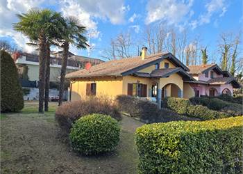 Villa in Vendita a Paruzzaro